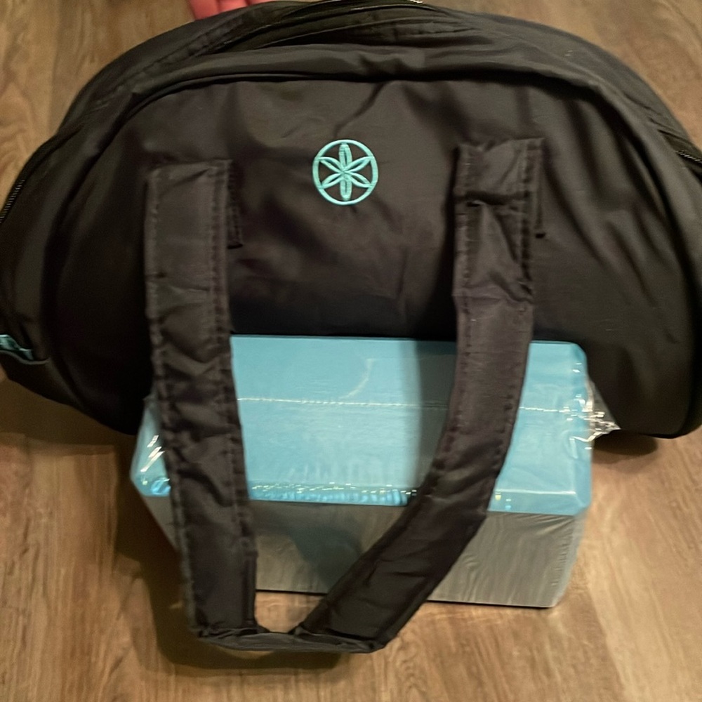 Gaiam Black Gym Bag W/ Yoga Mat Strap Pockets Handles NWOT & new yoga block